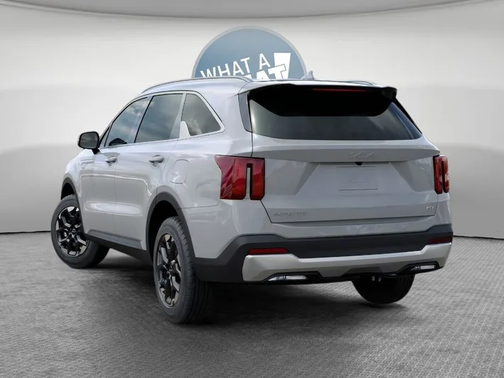 2026 Kia Sorento - view 4