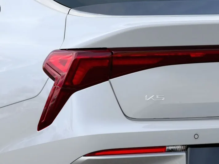 2026 Kia K5 - view 11