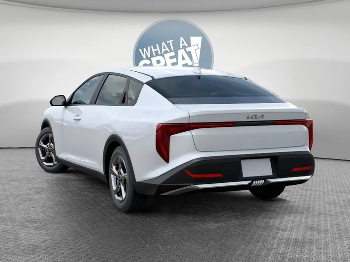 2026 Kia K4 - view 4
