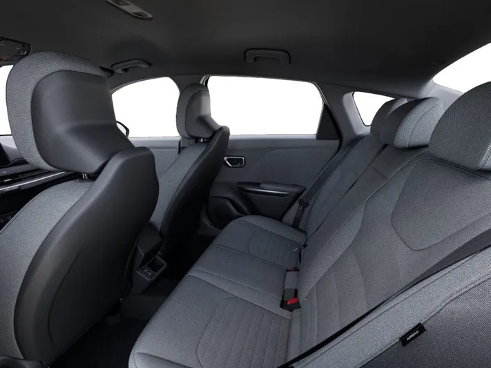 2025 Kia K4 - view 18