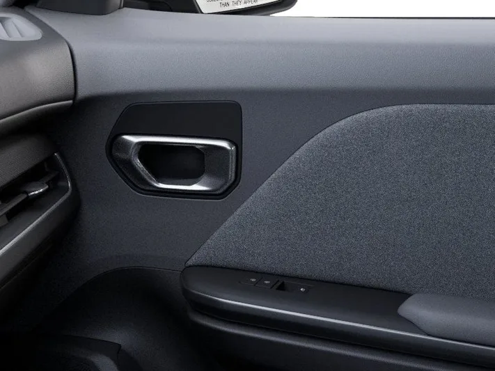 2025 Kia K4 - view 25