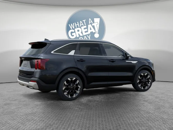 2026 Kia Sorento - view 6