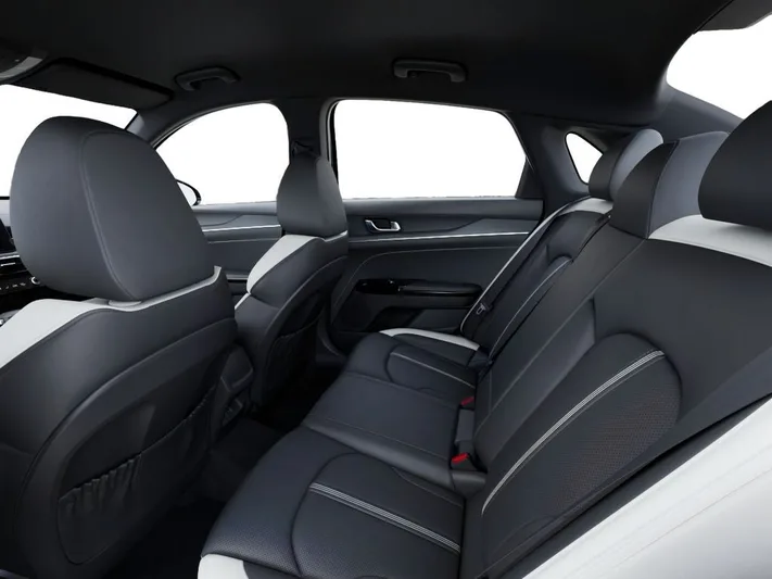 2026 Kia K5 - view 18