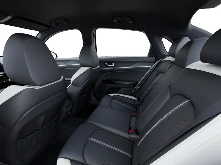 2026 Kia K5 - view 18