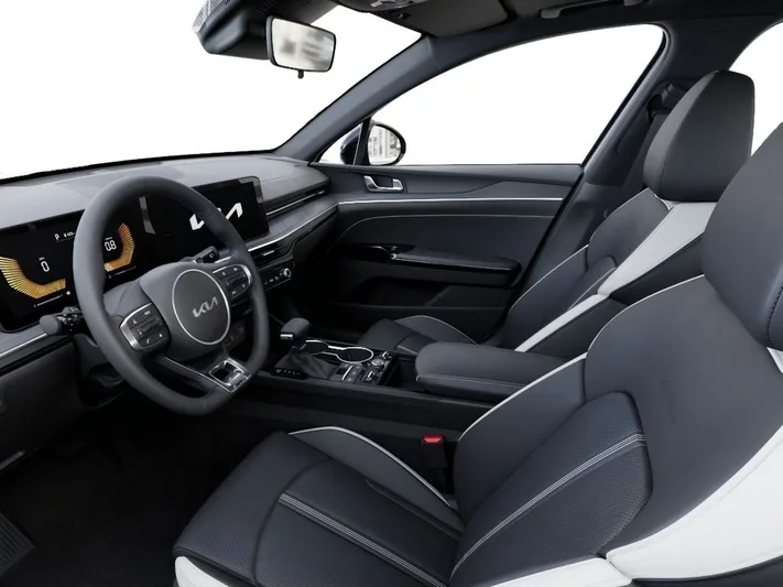 2026 Kia K5 - view 17