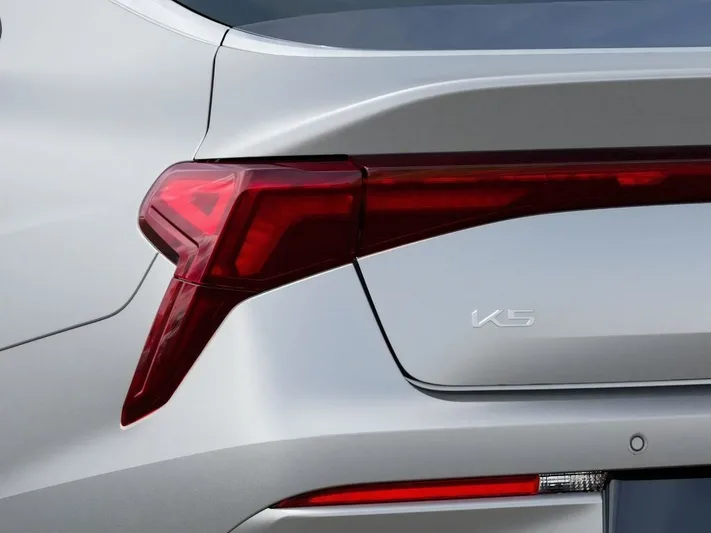 2026 Kia K5 - view 11