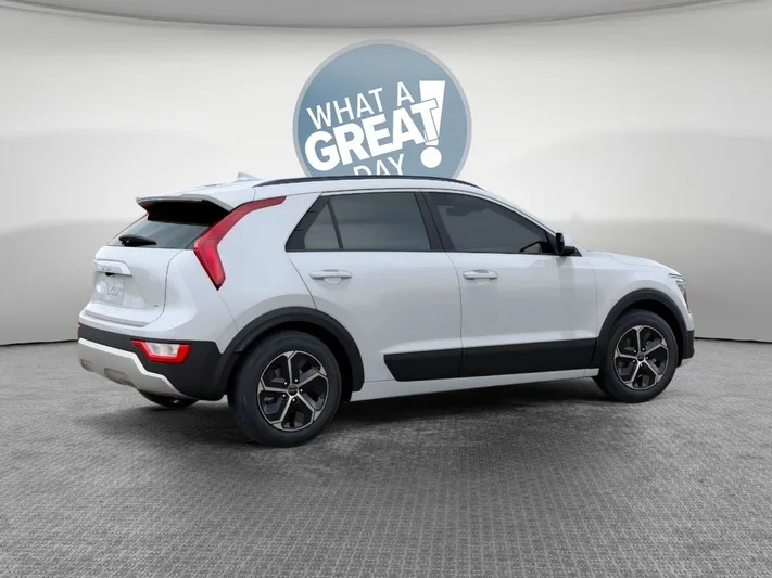 2026 Kia Niro - view 6