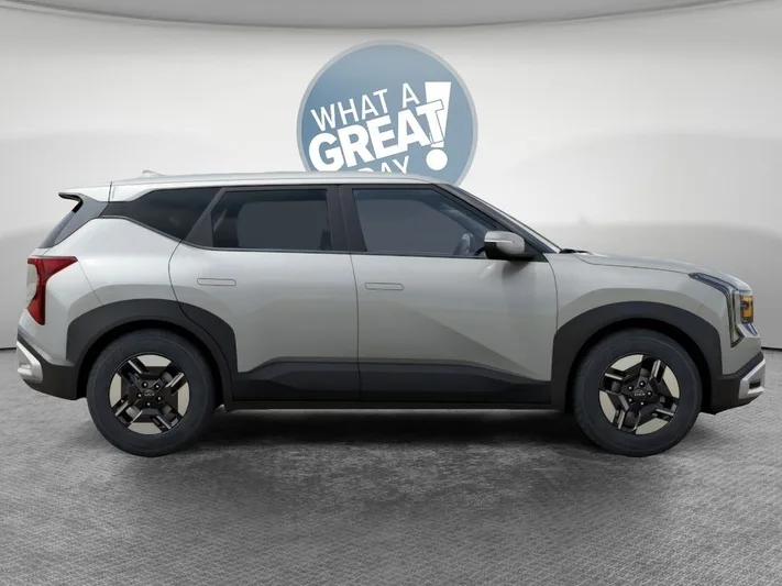 2027 Kia Seltos - view 7