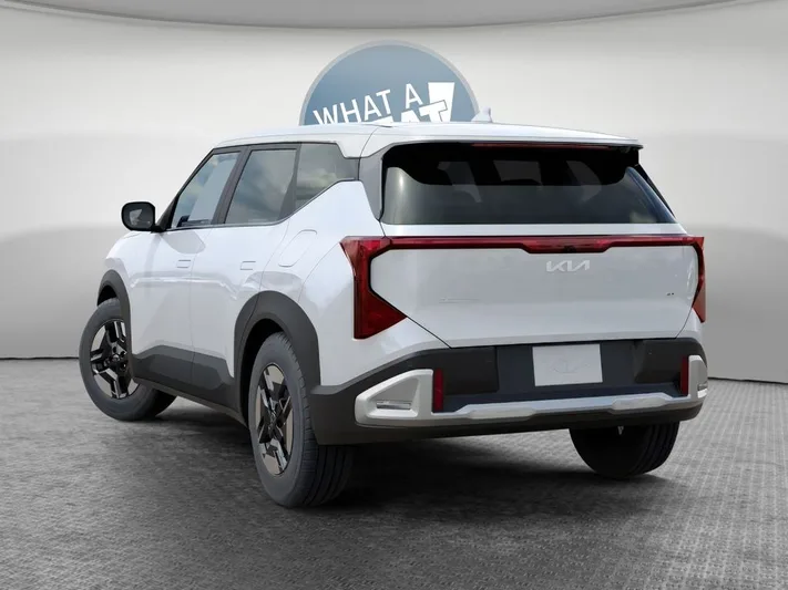 2027 Kia Seltos - view 4