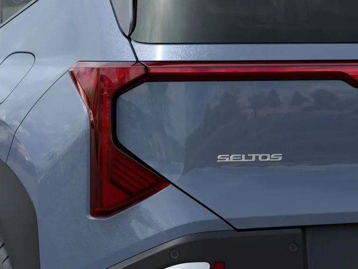 2027 Kia Seltos - view 11