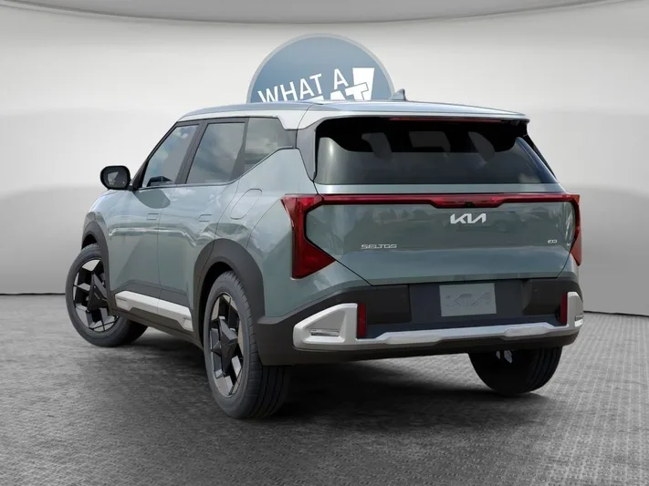 2027 Kia Seltos - view 4