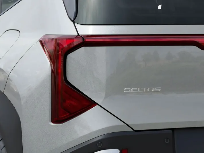 2027 Kia Seltos - view 11