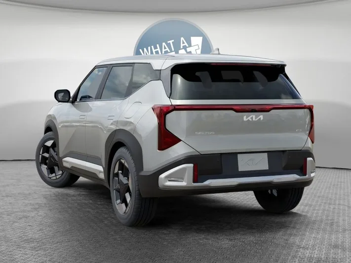 2027 Kia Seltos - view 4