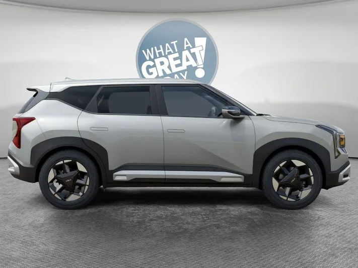 2027 Kia Seltos - view 7