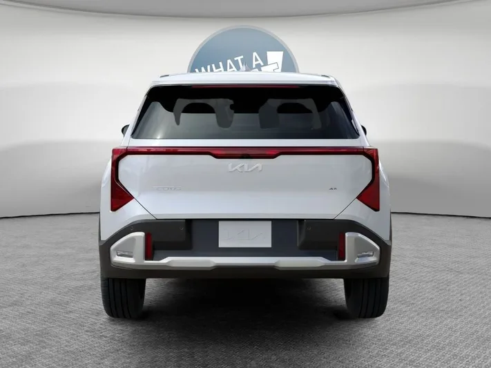 2027 Kia Seltos - view 5