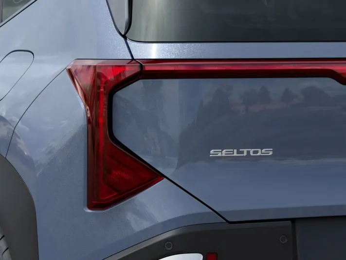 2027 Kia Seltos - view 11