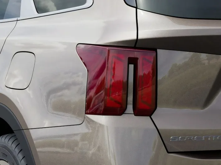 2026 Kia Sorento - view 11