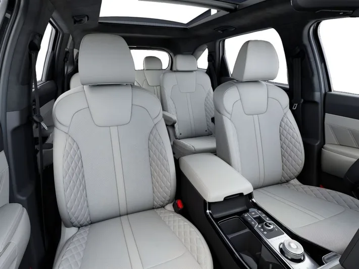 2026 Kia Sorento - view 15