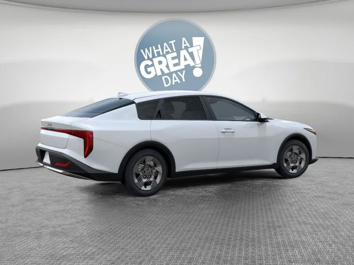 2026 Kia K4 - view 6