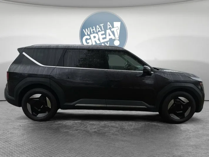 2025 Kia EV9 - view 2