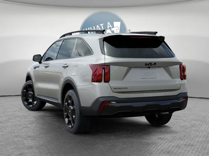 2026 Kia Sorento - view 4