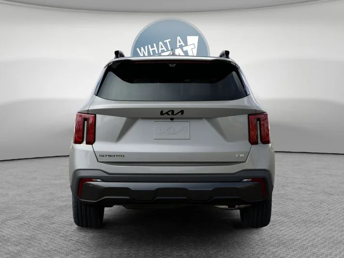 2026 Kia Sorento - view 13