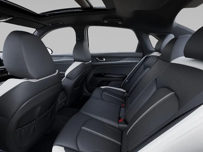 2026 Kia K5 - view 18
