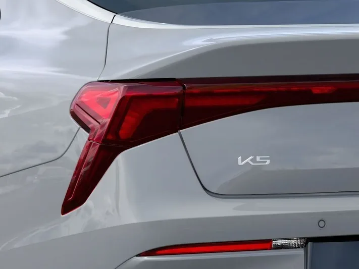 2026 Kia K5 - view 11