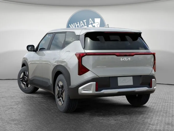 2027 Kia Seltos - view 4