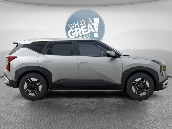 2027 Kia Seltos - view 7