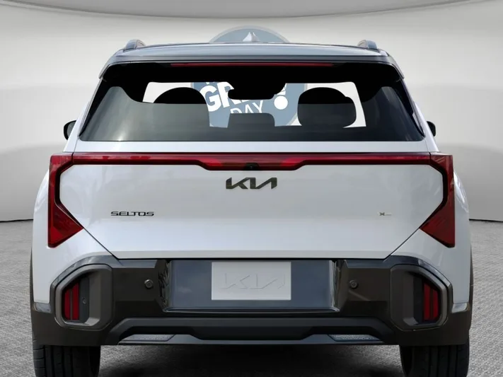 2027 Kia Seltos - view 13