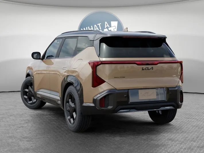 2027 Kia Seltos - view 4