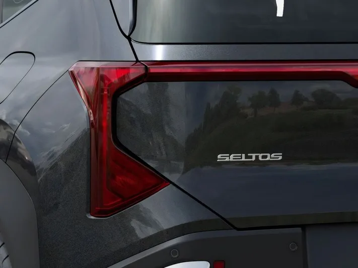 2027 Kia Seltos - view 11