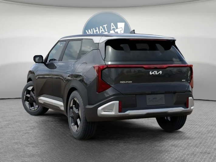 2027 Kia Seltos - view 4