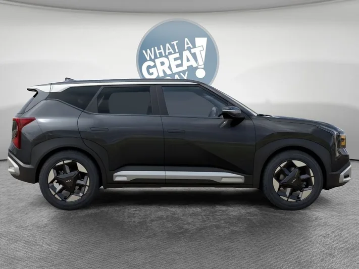 2027 Kia Seltos - view 7