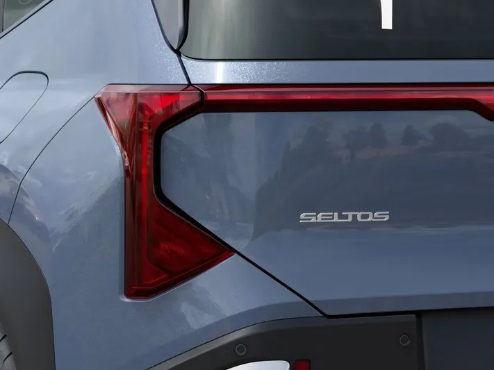 2027 Kia Seltos - view 11