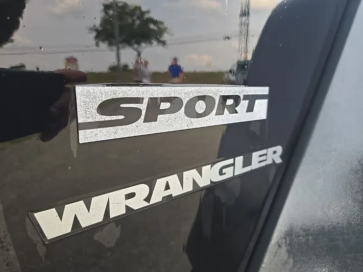 2015 Jeep Wrangler - view 10