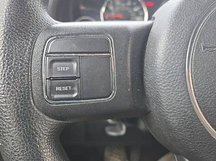 2015 Jeep Wrangler - view 14