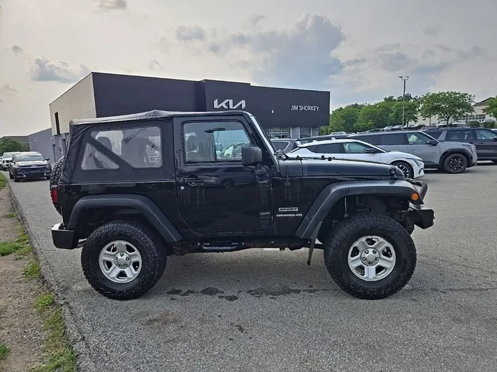 2015 Jeep Wrangler - view 2