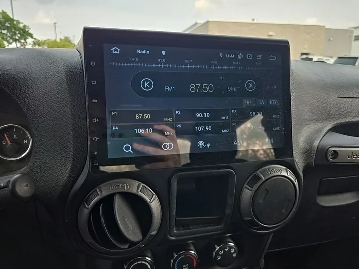 2015 Jeep Wrangler - view 26