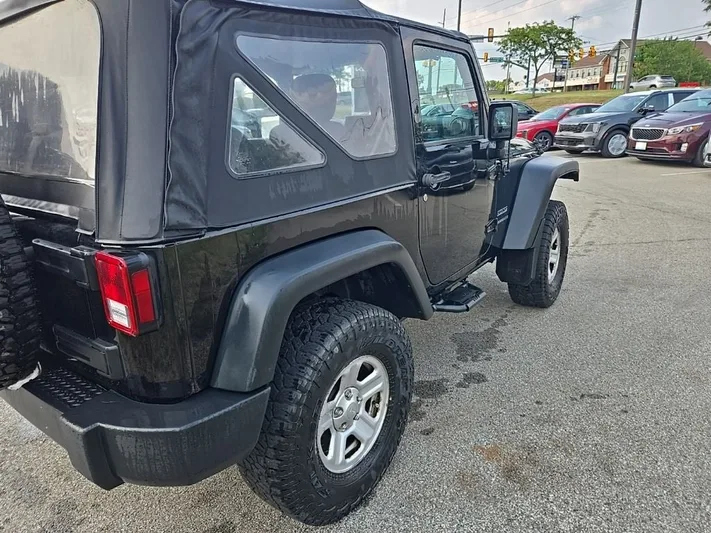 2015 Jeep Wrangler - view 3