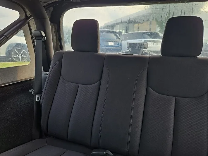 2015 Jeep Wrangler - view 31