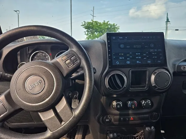 2015 Jeep Wrangler - view 34