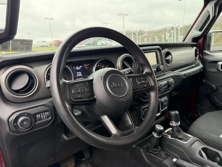 2021 Jeep Wrangler - view 15
