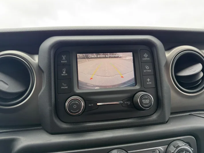 2021 Jeep Wrangler - view 18