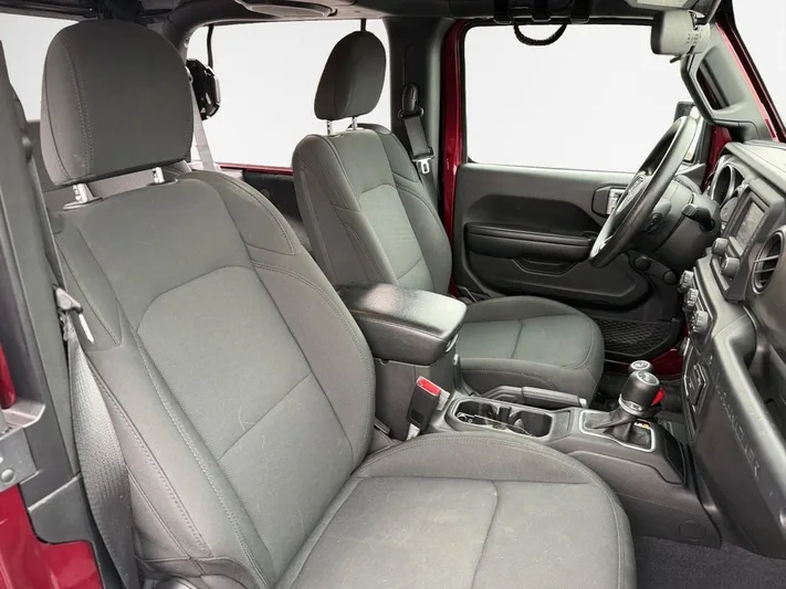 2021 Jeep Wrangler - view 26