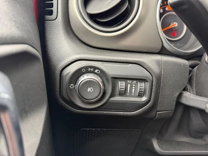 2021 Jeep Wrangler - view 30