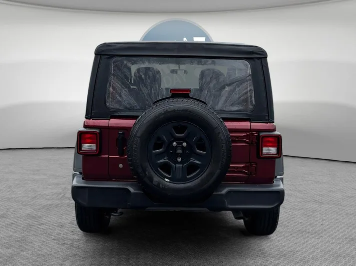 2021 Jeep Wrangler - view 5