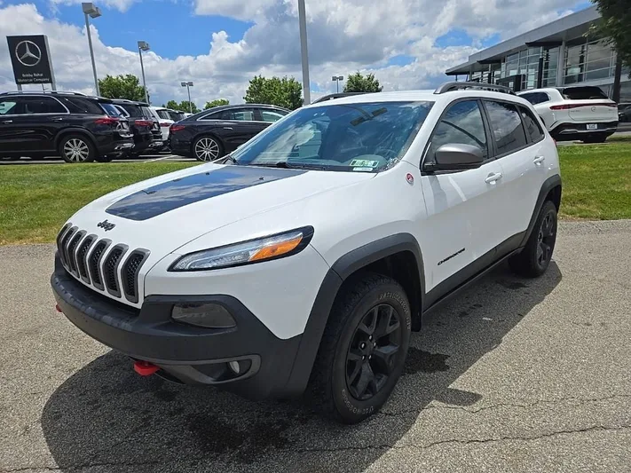 2018 Jeep Cherokee - view 11