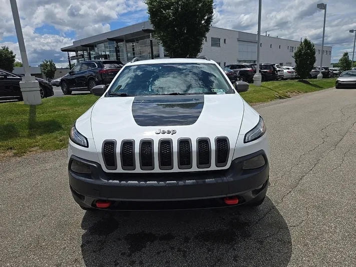 2018 Jeep Cherokee - view 12